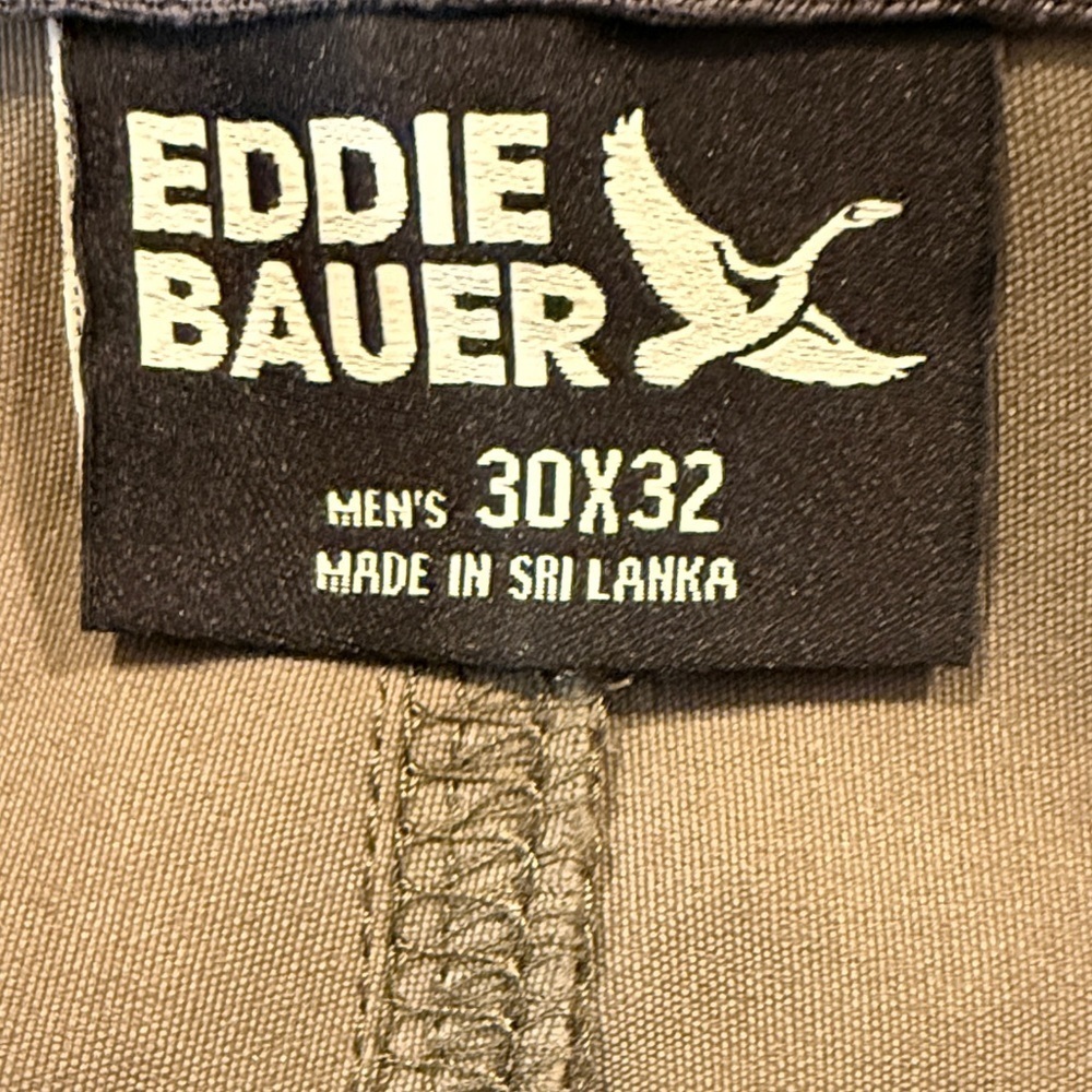 NWT Eddie Bauer Men's Olive Ranier Cargo Pants - 30 waist, 32 length - Picture 2 of 6